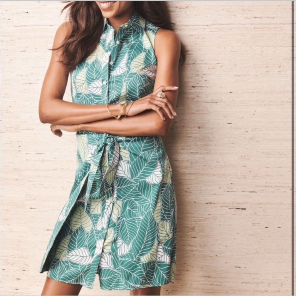 Untuckit poppy dress in green leaf print